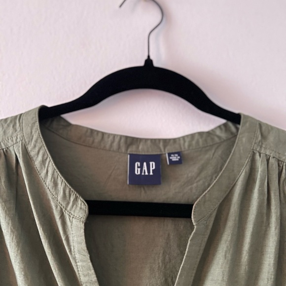 Gap Eyelet Sleeveless Army Green Olive Spring Top | Good Cond | Only Worn Once - Picture 4 of 4